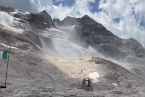 Effondrement d’un glacier dans les Alpes italiennes : cinq morts