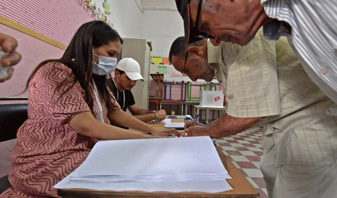 Tunisie – Référendum : Plus d’un million d’électeurs ont voté jusqu’à 13h
