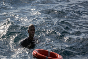 L’Italie demande aux garde-côtes tunisiens de continuer les recherches de six personnes accrochées à une bouée