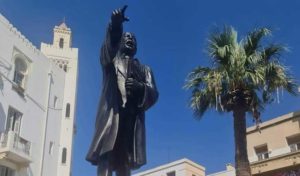 Sfax: Inauguration d’une statue à la mémoire du martyr Chokri Belaïd (photos)