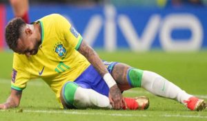 Football: Neymar opéré jeudi au Brésil