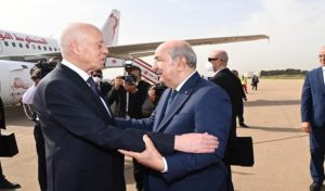 Sommet arabe d’Alger : Abdelmadjid Tebboune accueille Kaïs Saïed