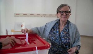 Législatives 2022 : Najla Bouden vote (photos)