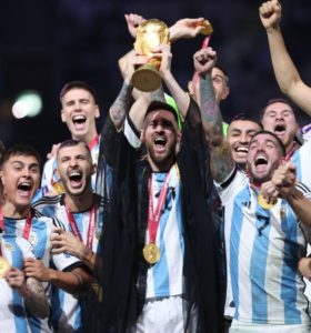 Coupe du monde de Football 2022 : Qu’est-ce que le « Bisht » porté par Messi après la victoire