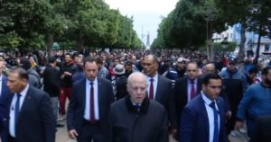 Kaïs Saïed à l’avenue Habib Bourguiba : La fête de la Révolution est le 17 décembre