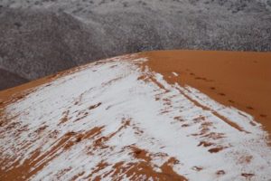 Tunisie : le désert de Tataouine recouvert de neige