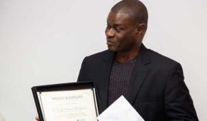Oumar Diagana, meilleur Employé de l’année 2022 de la société PressCom Edition