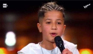 Le Tunisien Zineddine Fatnassi a fait vibrer la scène “Voice Kids Italia” avec la chanson de Ghali (vidéo)