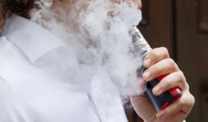 « Swap to stop » ou comment les autorités de la santé britannique encouragent les fumeurs à passer à la vape pour arrêter la cigarette