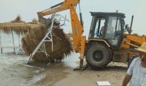 Coucou Beach : Les parasols illégalement installés enlevés