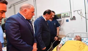 Kamel Feki rendre visite à l’agent de la garde nationale à l’Hôpital des forces de sécurité intérieure de la Marsa