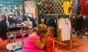 Imen Cherif partage la passion de son fils Nasser pour l’Espérance Sportive de Tunis