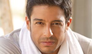 Mohamed Hamaki refuse d’annuler ses concerts et décide de faire un don pour Gaza