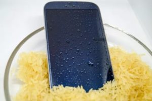 Attention : Apple déconseille l’utilisation de riz pour sécher les iPhones mouillés