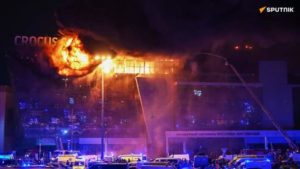 Attentat de Moscou : 11 suspects arrêtés, le bilan des victimes s’alourdit