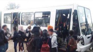 Kasserine: 2 élèves attaqués au couteau par leur camarade de classe dans un bus scolaire !