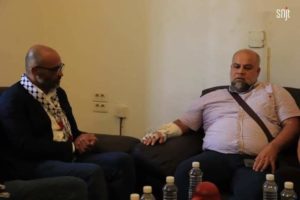 Le journaliste palestinien Wael Dahdouh s’exprime devant les journalistes tunisiens