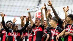 Le Bayer Leverkusen termine la saison invincible en Bundesliga