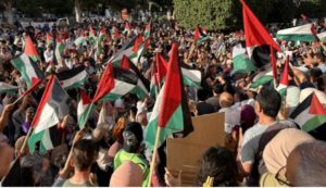 Manifestation à Tunis contre le massacre des tentes à Rafah