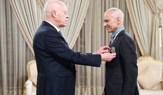 Kais Said honore le lauréat du prix Nobel de chimie 2023 Mongi Bawendi