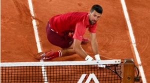 Djokovic quitte Roland-Garros sur blessure : le public perd l’un de ses favoris