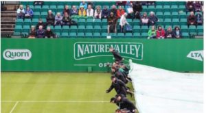 La pluie interrompt le quart de finale entre Ons Jabeur et Karolina Pliskova à Nottingham