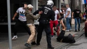 Violences entre supporters à Gelsenkirchen avant le match Angleterre-Serbie