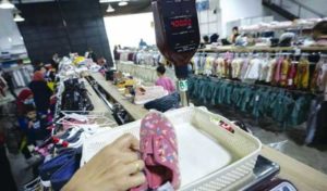 Retrait du marché de vêtements pour femmes en Algérie en raison de substances toxiques