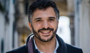 Drapeau turc à la SNCFT : Lotfi Hamadi critique la mise en garde à vue des 4 responsables suite à sa vidéo virale