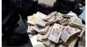 Kasserine : saisie de 360 000 dinars suspects dans une voiture