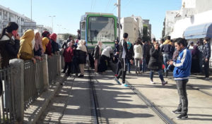 Tunisie: Deux élèves chutent d’un wagon de métro à Den Den