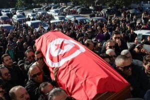 La Tunisie pleure Fathi Haddaoui : un cortège funèbre empreint de dignité et d’émotion