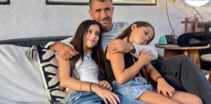 Kadhem Saher dévoile pour la première fois une photo avec ses petites-filles