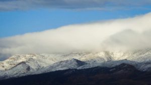 La neige transforme les cimes du mont Chaâmbi en un spectacle féerique (vidéo)