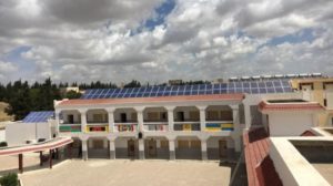 Première mondiale : une école publique tunisienne atteint l’autosuffisance énergétique et alimentaire