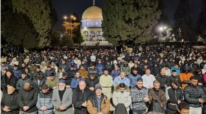 Environ 85 000 musulmans accomplissent leurs prières de Ramadan à Al-Aqsa