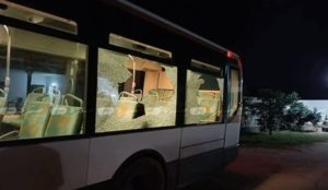 Cherarda : attaque contre un bus scolaire, panique parmi les élèves