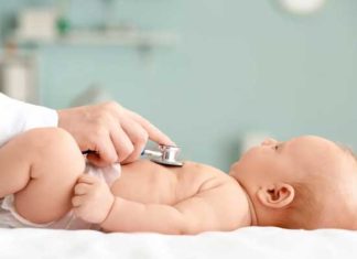 « Tachliit », plume, goudron… Ces pratiques qui mettent la vie des bébés en péril